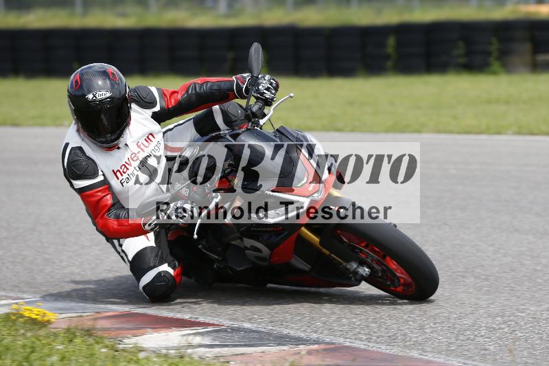 /Archiv-2024/29 12.06.2024 MOTO.CH Track Day ADR/Gruppe blau/Team